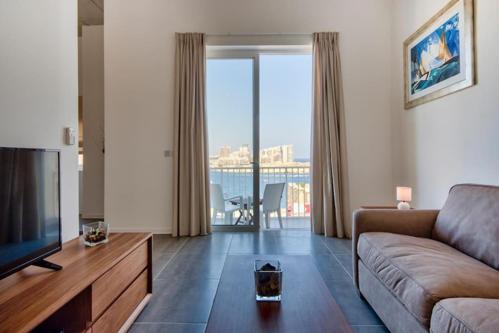 Vallettastay - Harbor View Gem -Sea View 2 Bed Apt エクステリア 写真