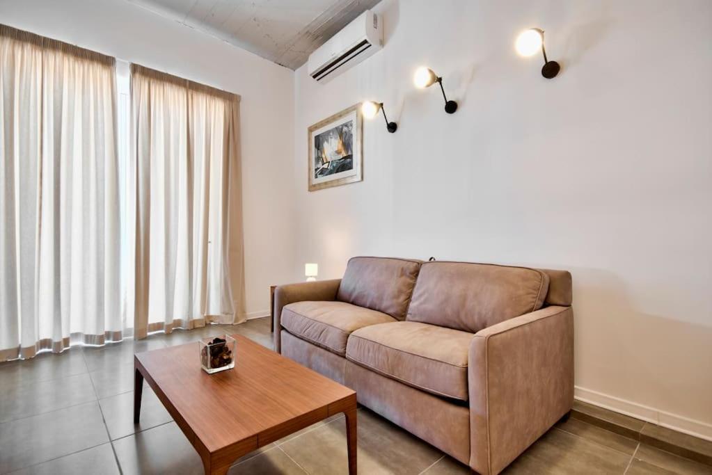Vallettastay - Harbor View Gem -Sea View 2 Bed Apt エクステリア 写真