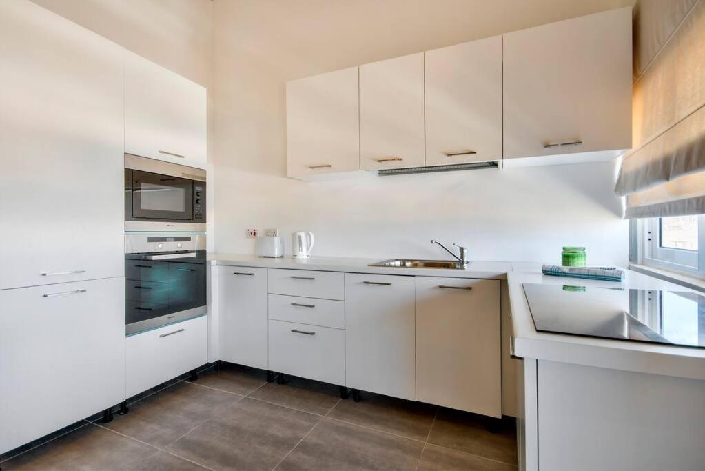 Vallettastay - Harbor View Gem -Sea View 2 Bed Apt エクステリア 写真