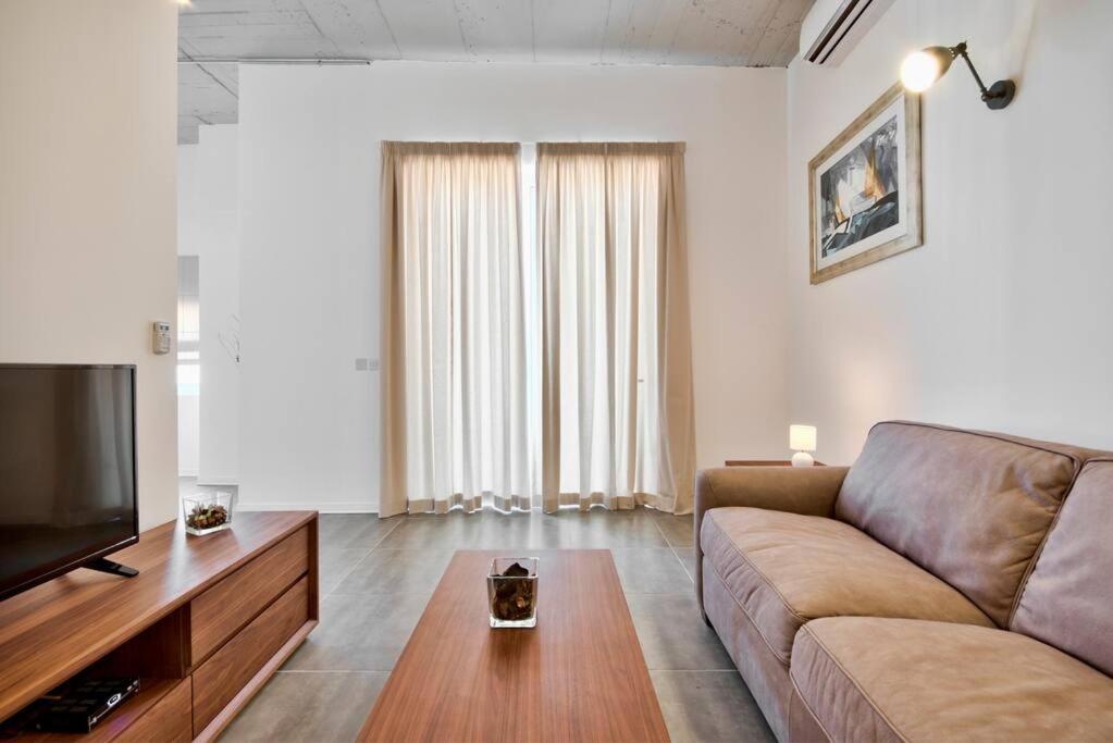 Vallettastay - Harbor View Gem -Sea View 2 Bed Apt エクステリア 写真