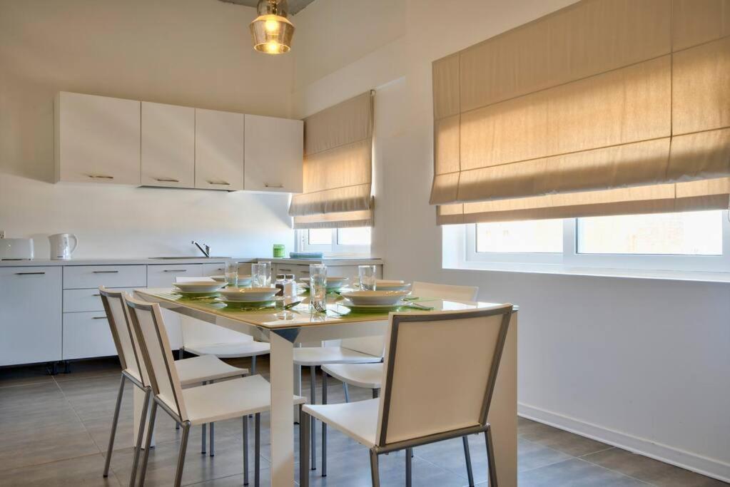 Vallettastay - Harbor View Gem -Sea View 2 Bed Apt エクステリア 写真